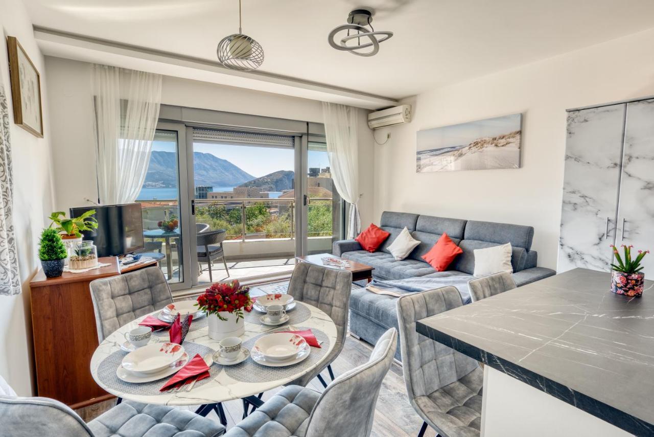 Apartment With A View Budva Buitenkant foto